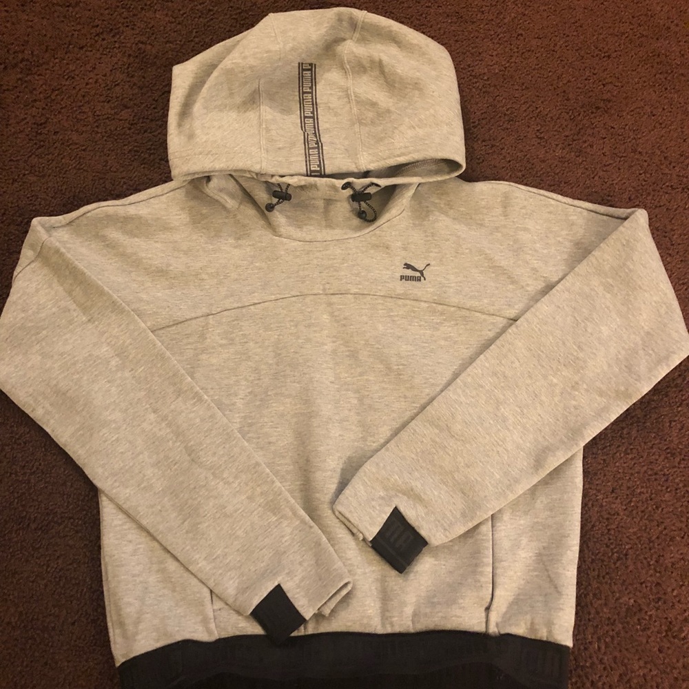 New without tags Gray Puma sweater